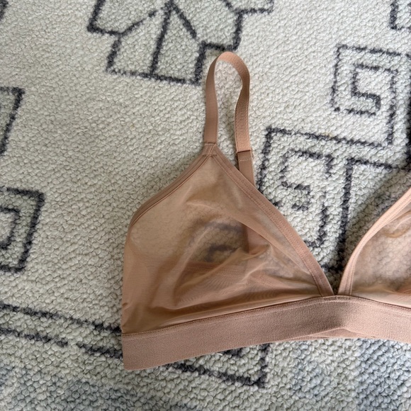 GAP Mesh Bralette in Brush Beige sz M - Picture 2 of 5